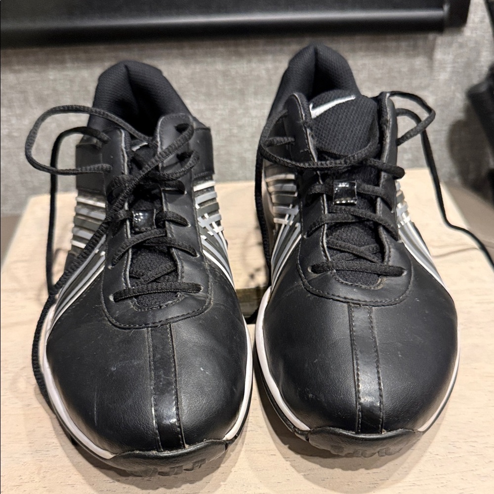 Nike Men's  Golf Shoes 8.5 Black and White Athletic Shoes